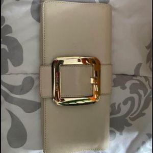 GUC CREME/GOLD MK CLUTCH
